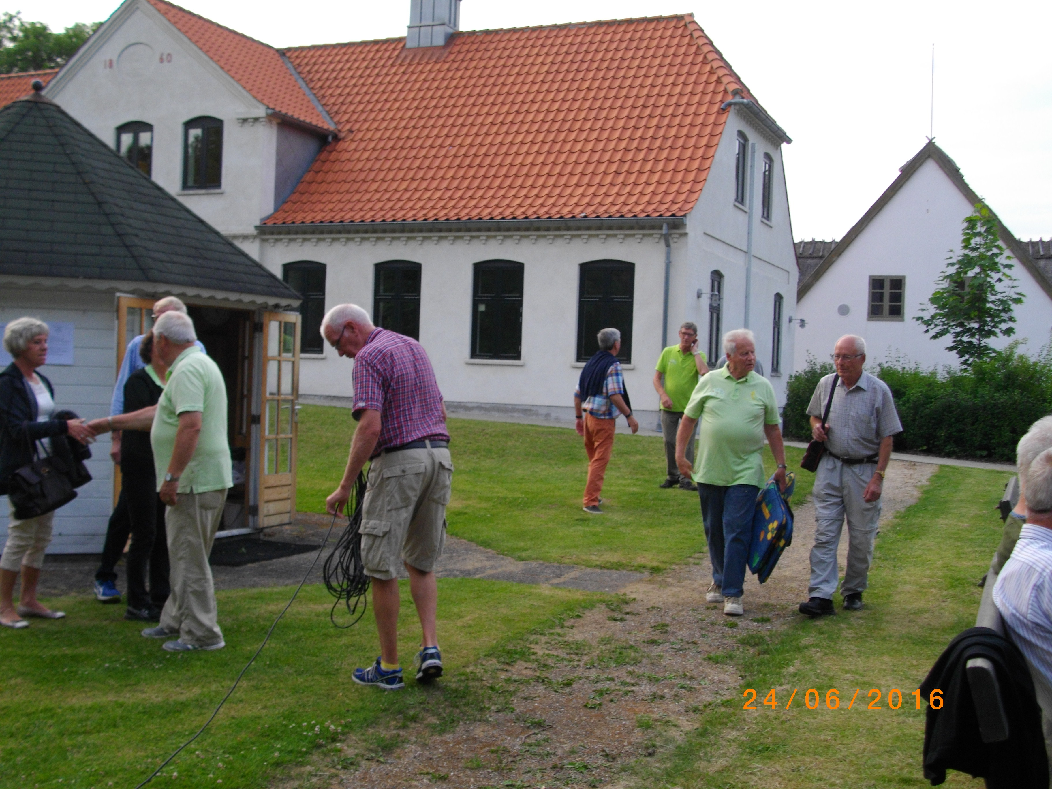 ... og udenfor