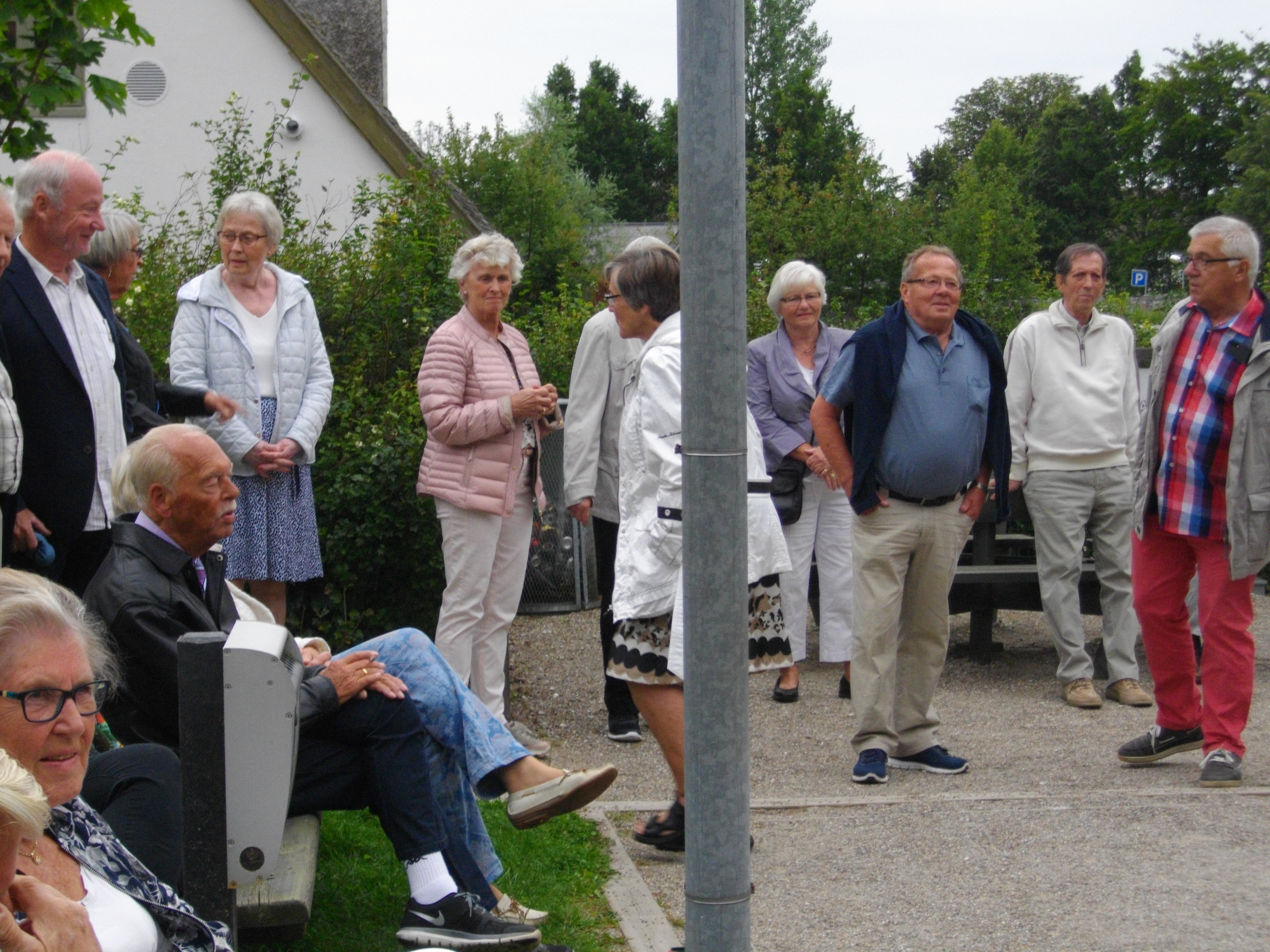 Der hygges omkring banerne