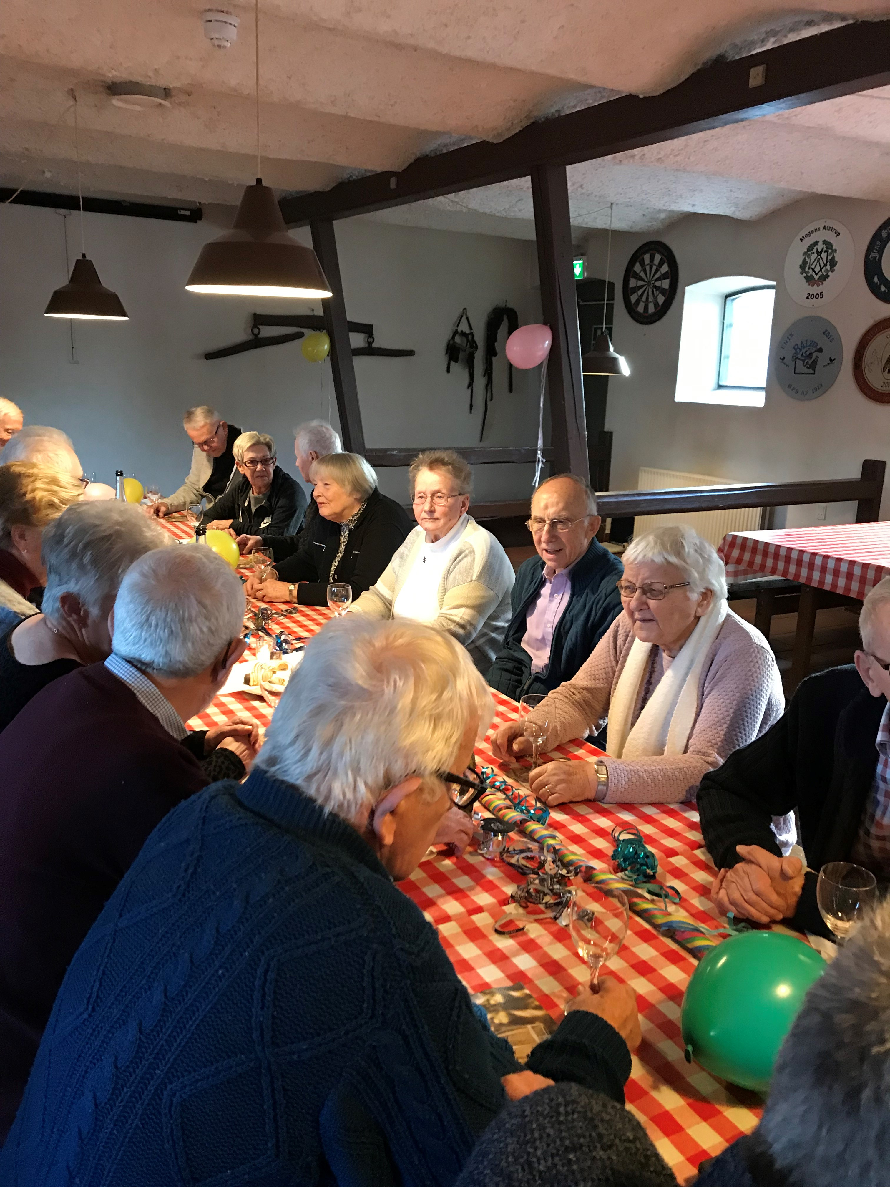 Hestestalden var festligt pyntet op
